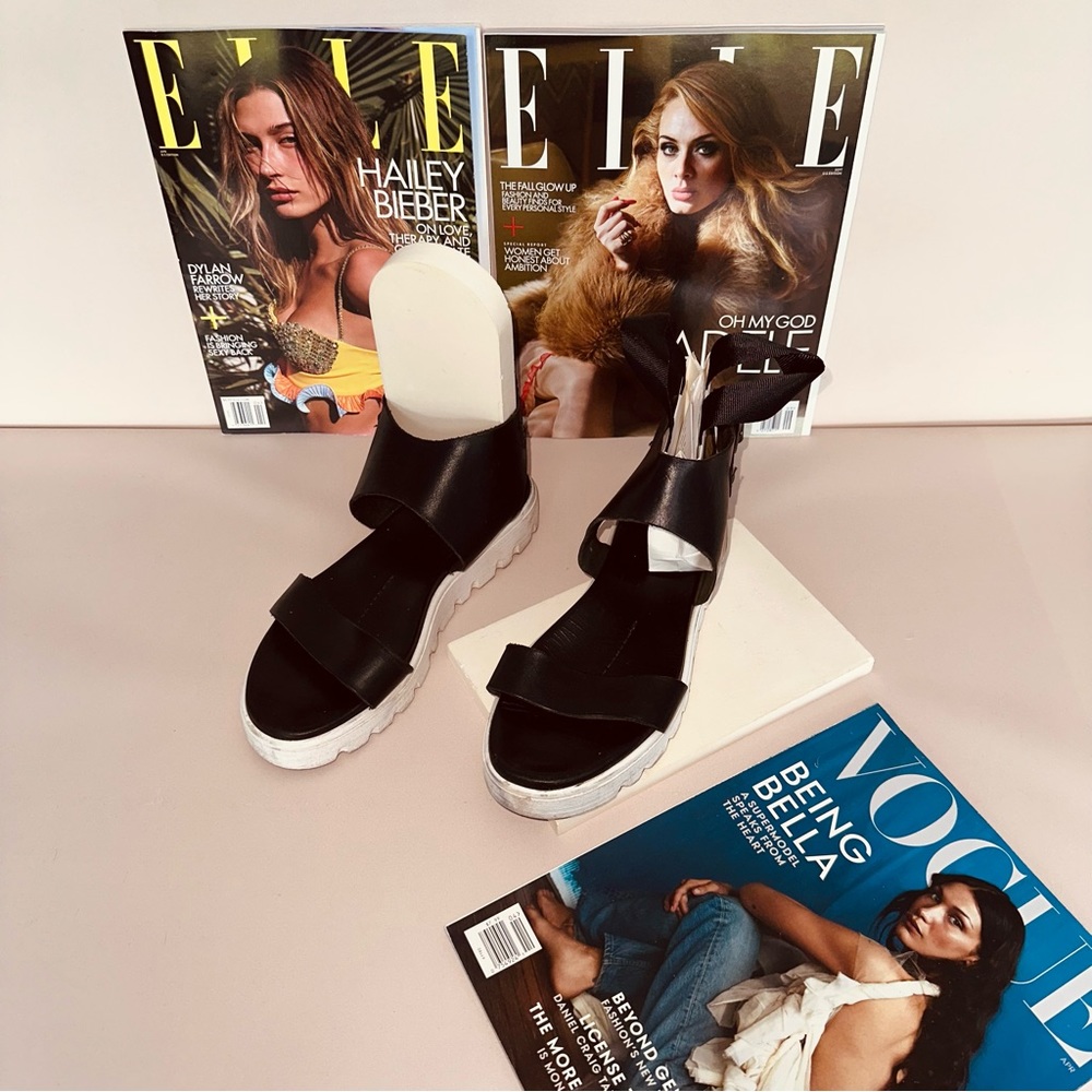 PLATFORM Buckle Up Sandal